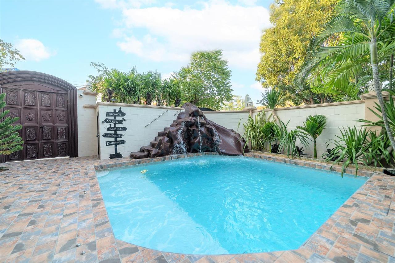 Potterland Luxury Pool Villa Pattaya Walking Street 6 Bedrooms エクステリア 写真