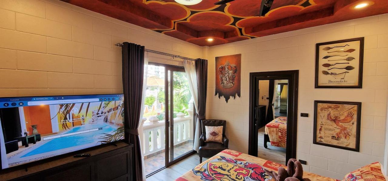 Potterland Luxury Pool Villa Pattaya Walking Street 6 Bedrooms エクステリア 写真