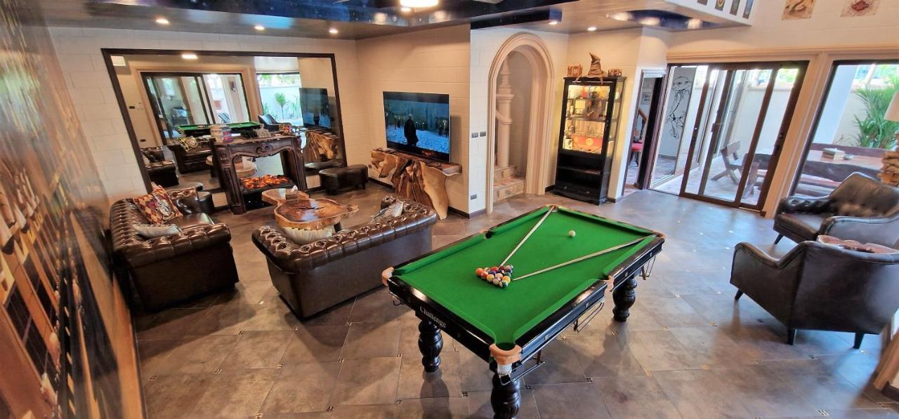 Potterland Luxury Pool Villa Pattaya Walking Street 6 Bedrooms エクステリア 写真