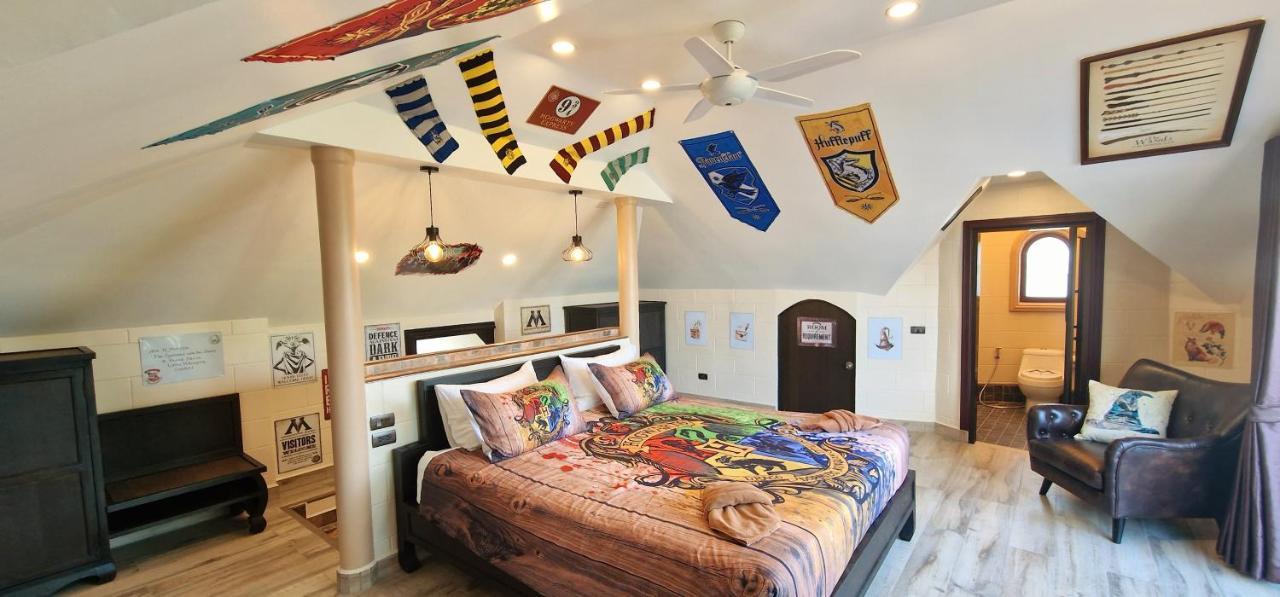 Potterland Luxury Pool Villa Pattaya Walking Street 6 Bedrooms エクステリア 写真