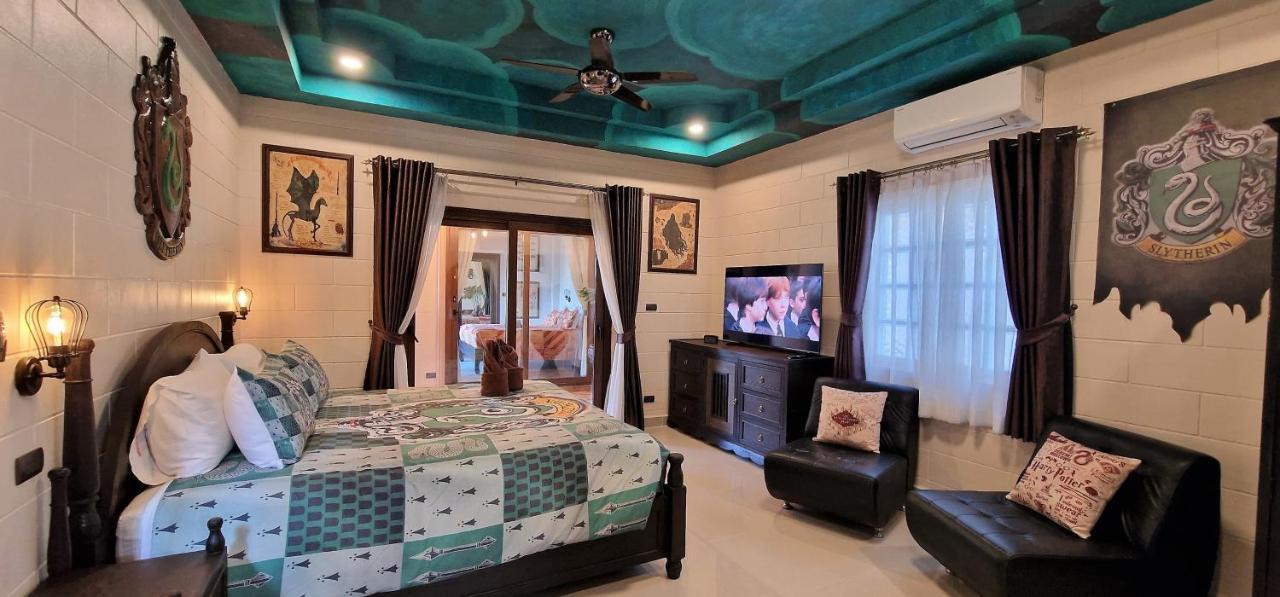 Potterland Luxury Pool Villa Pattaya Walking Street 6 Bedrooms エクステリア 写真