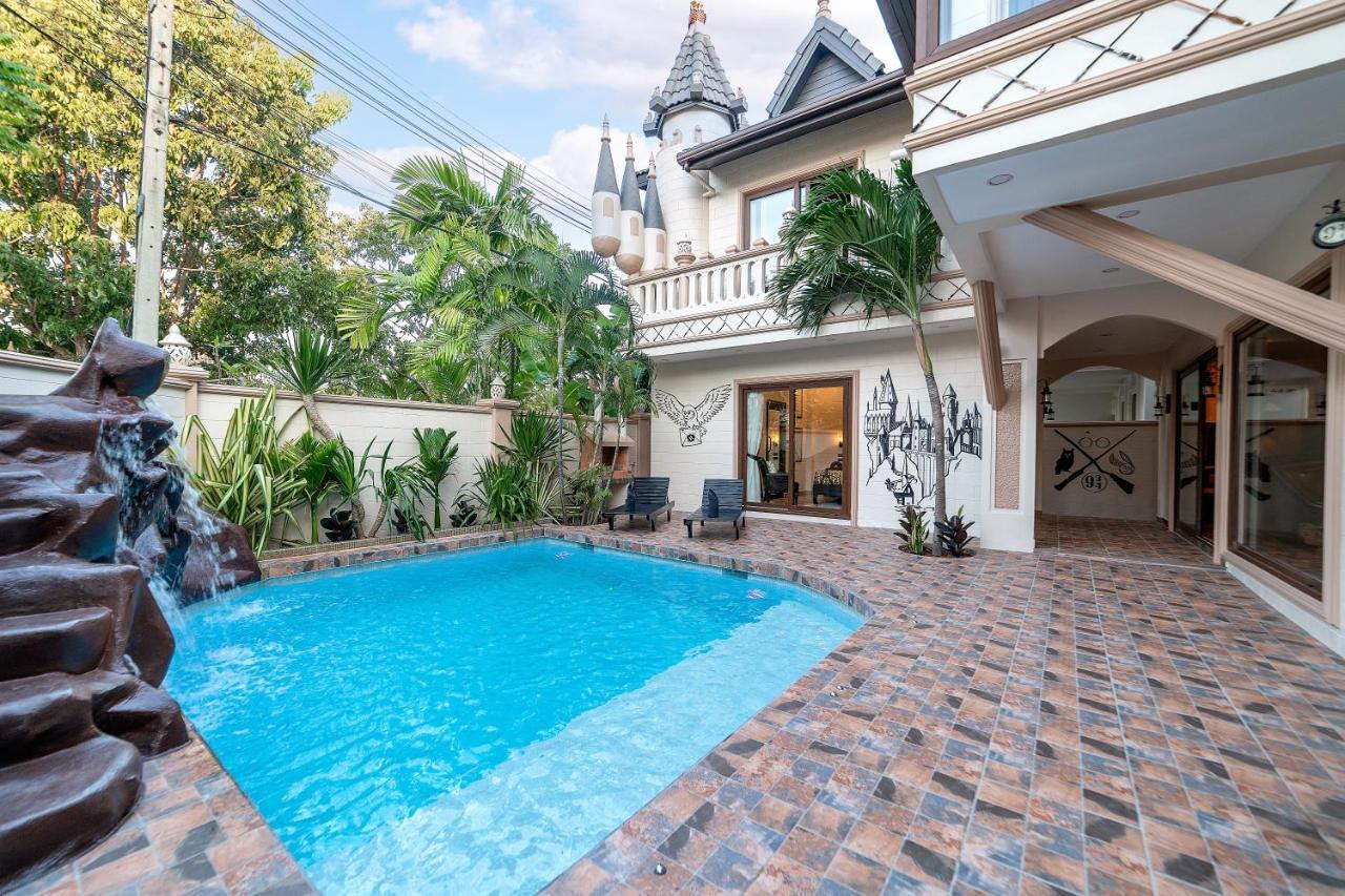 Potterland Luxury Pool Villa Pattaya Walking Street 6 Bedrooms エクステリア 写真